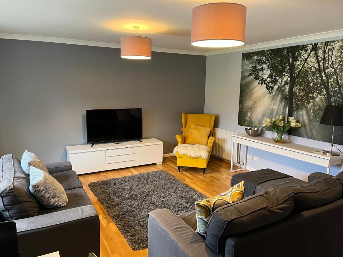Flat Three, 212 Eaglesham Road, East Kilbride, Glasgow Dış mekan fotoğraf
